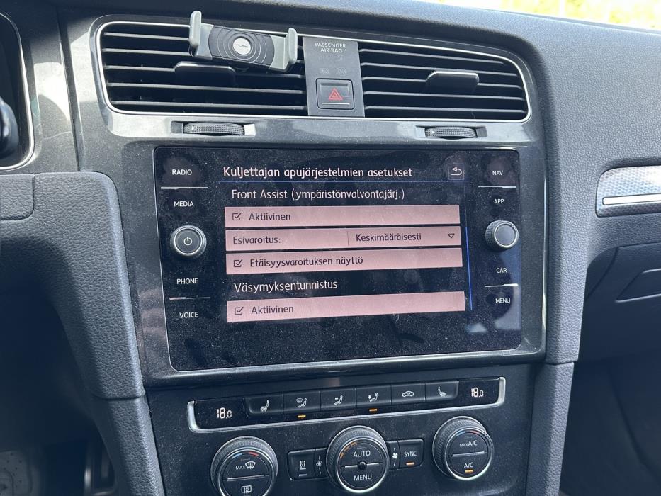 VOLKSWAGEN Golf 2018