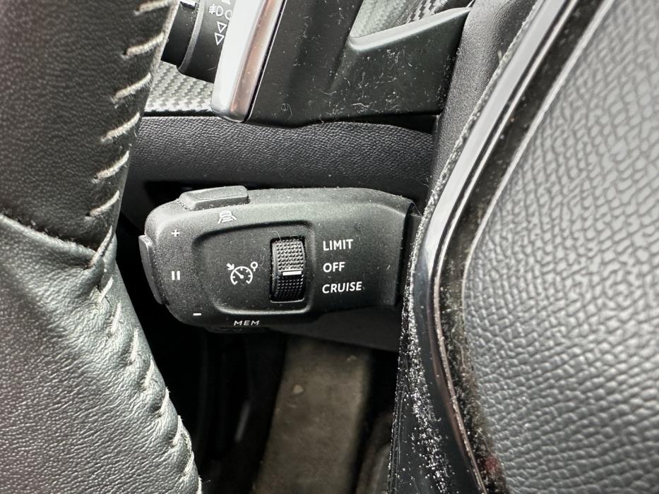 PEUGEOT 2008 2021