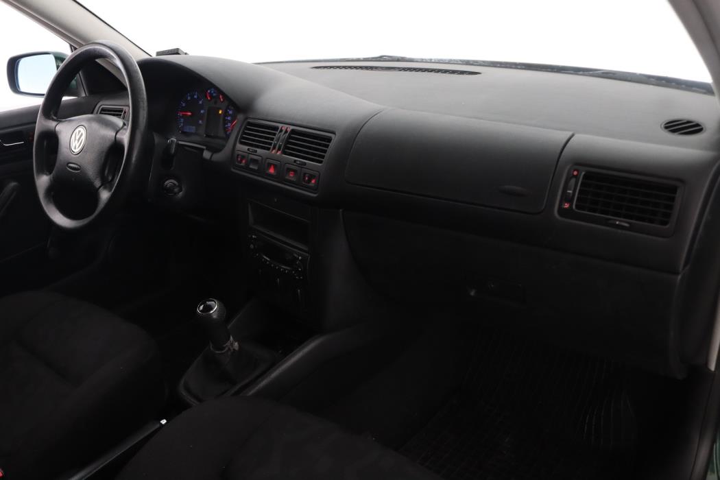 VOLKSWAGEN Bora 1999