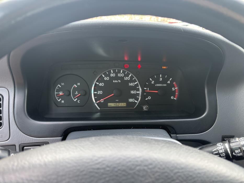 TOYOTA Hiace 2011
