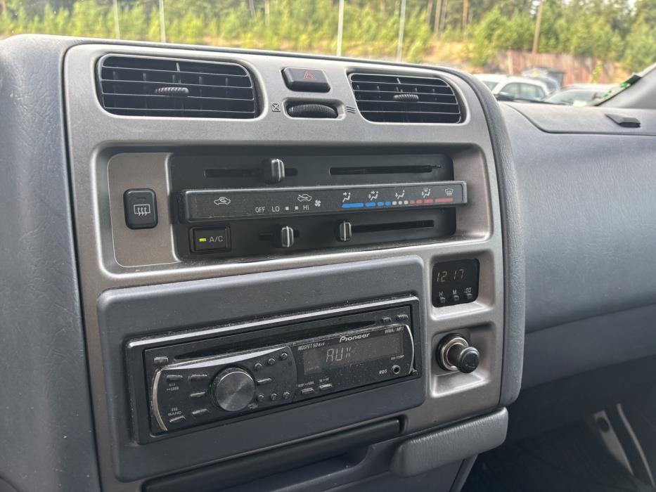 TOYOTA Hiace 2011