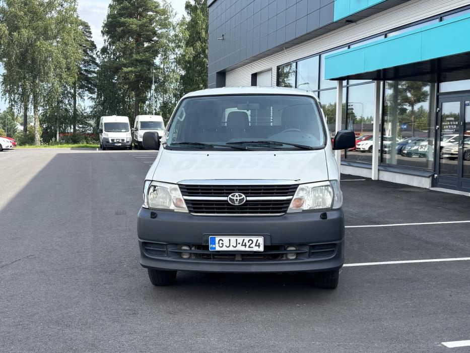 TOYOTA Hiace 2011