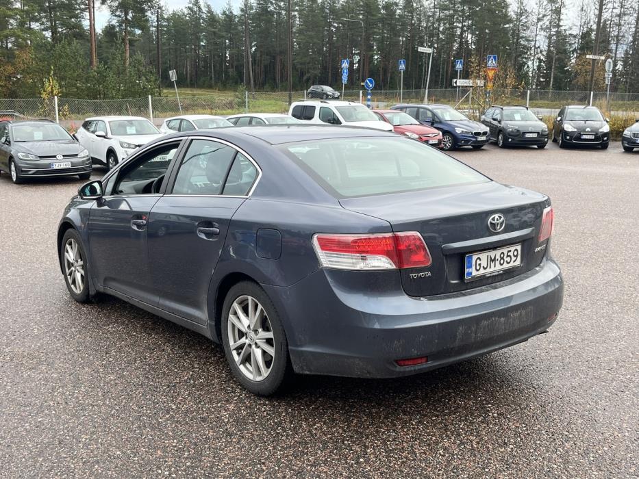 TOYOTA Avensis 2011