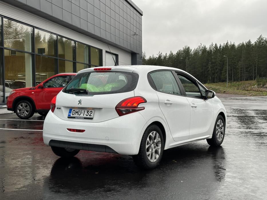PEUGEOT 208 2018