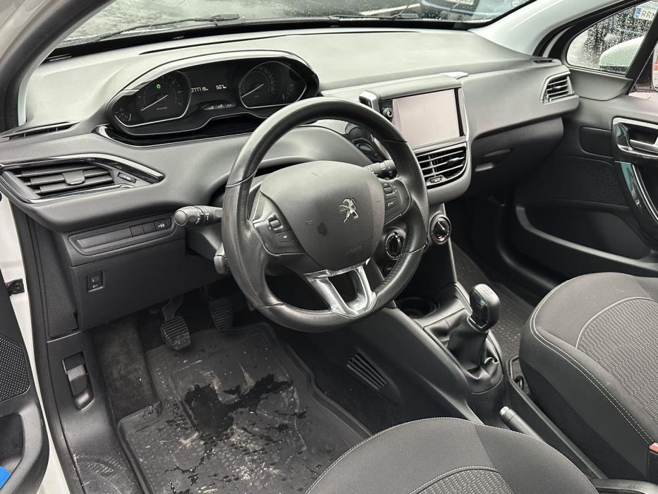 PEUGEOT 208 2018
