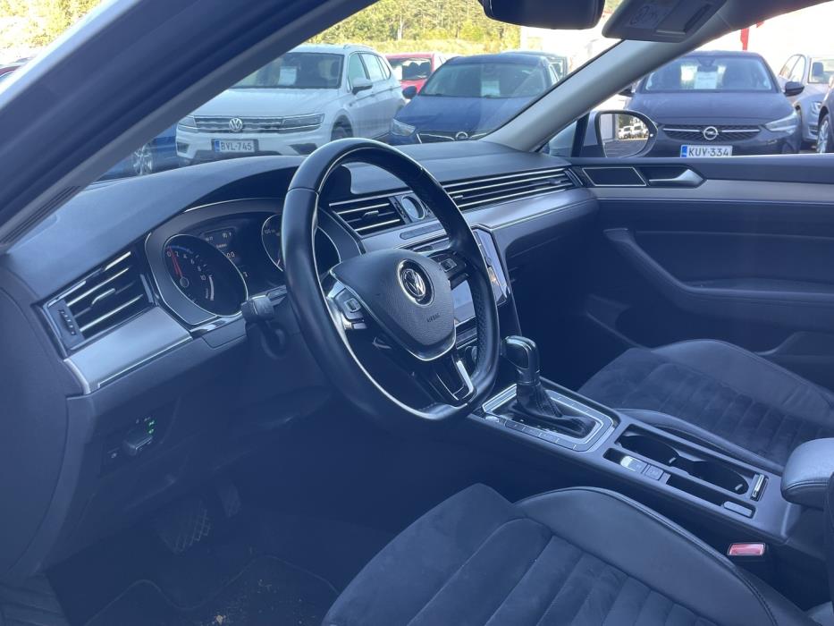 VOLKSWAGEN Passat 2019