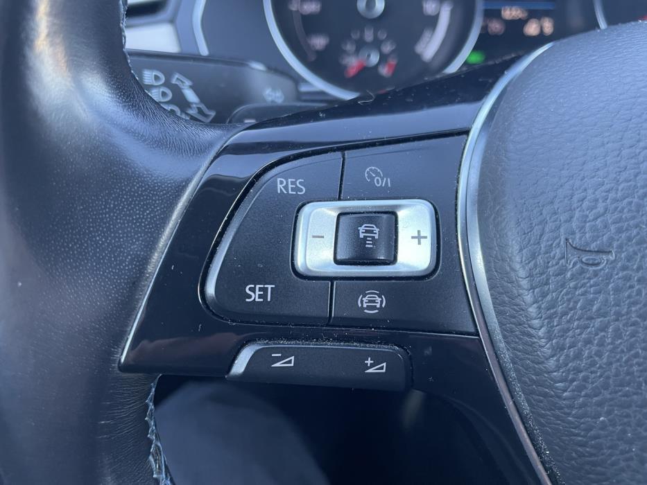 VOLKSWAGEN Passat 2019