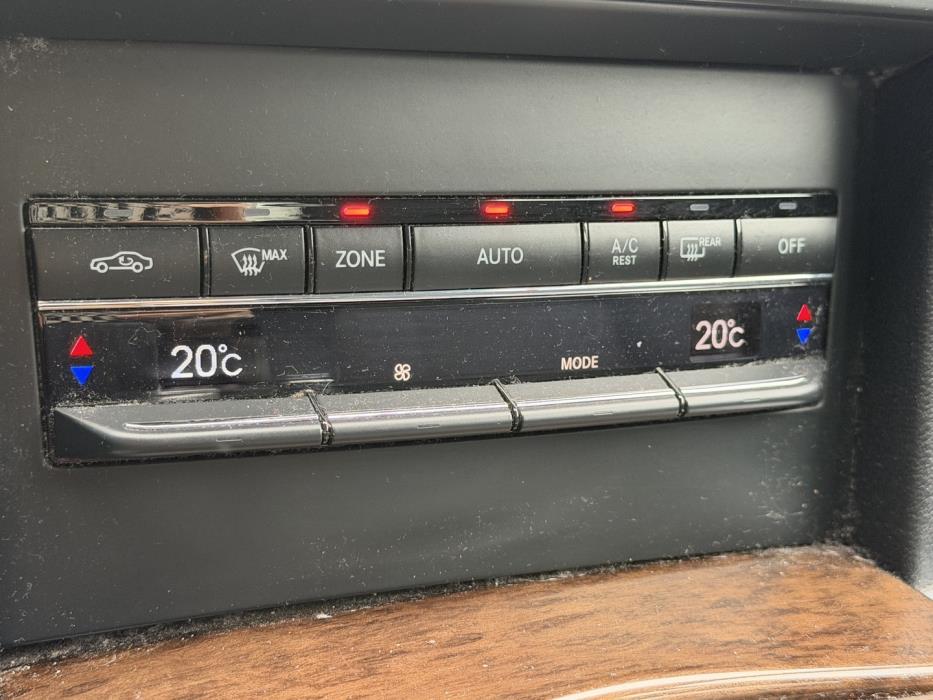 MERCEDES-BENZ E 2009