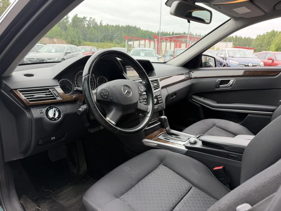 MERCEDES-BENZ E 2009