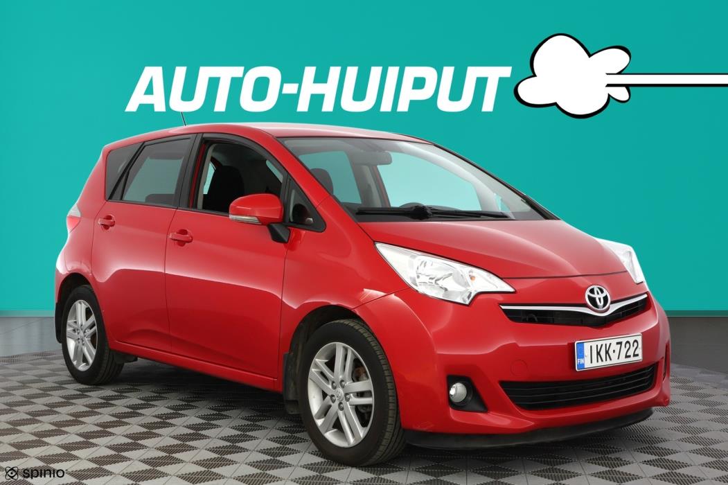 TOYOTA Verso-S 2011