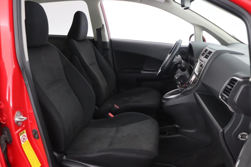 TOYOTA Verso-S 2011