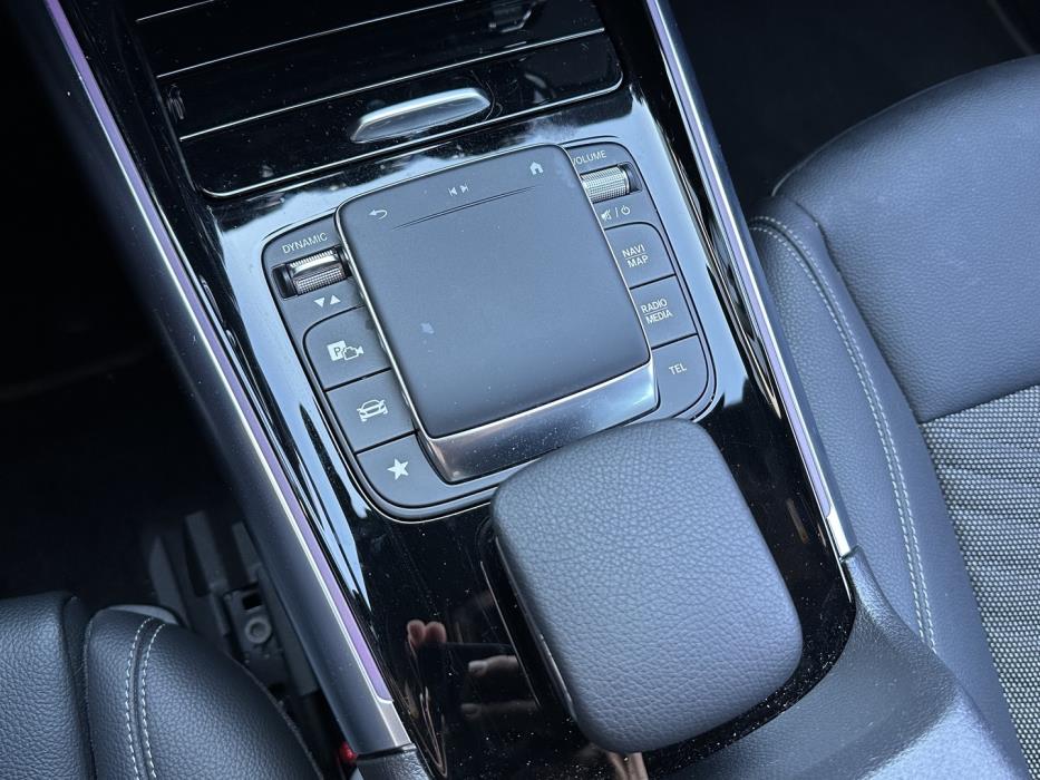MERCEDES-BENZ EQA 2023