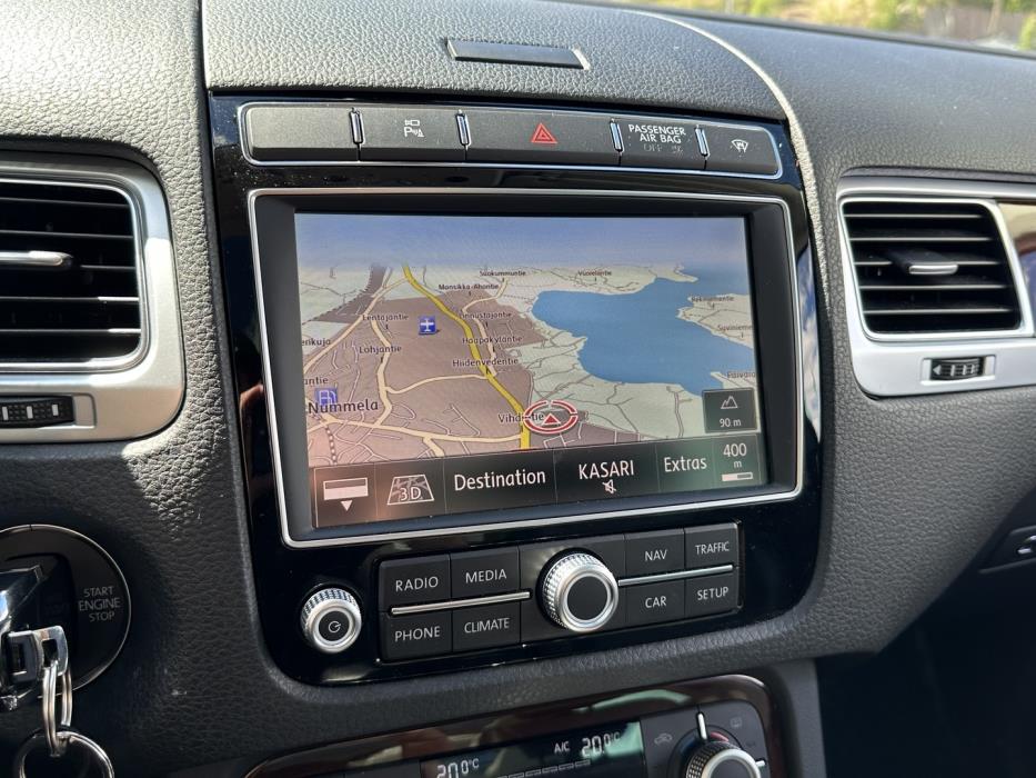 VOLKSWAGEN Touareg 2016