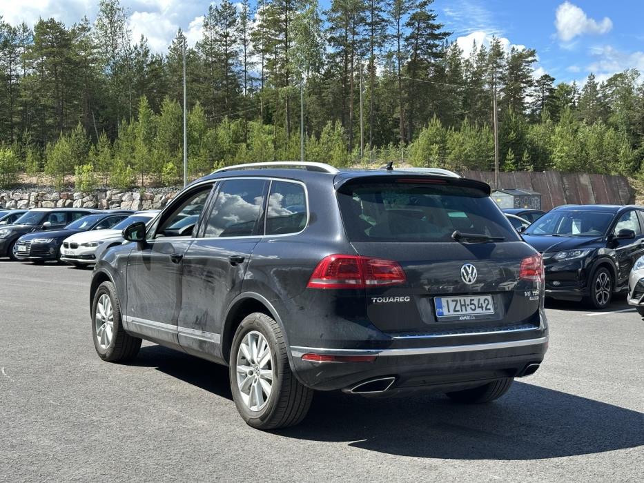 VOLKSWAGEN Touareg 2016