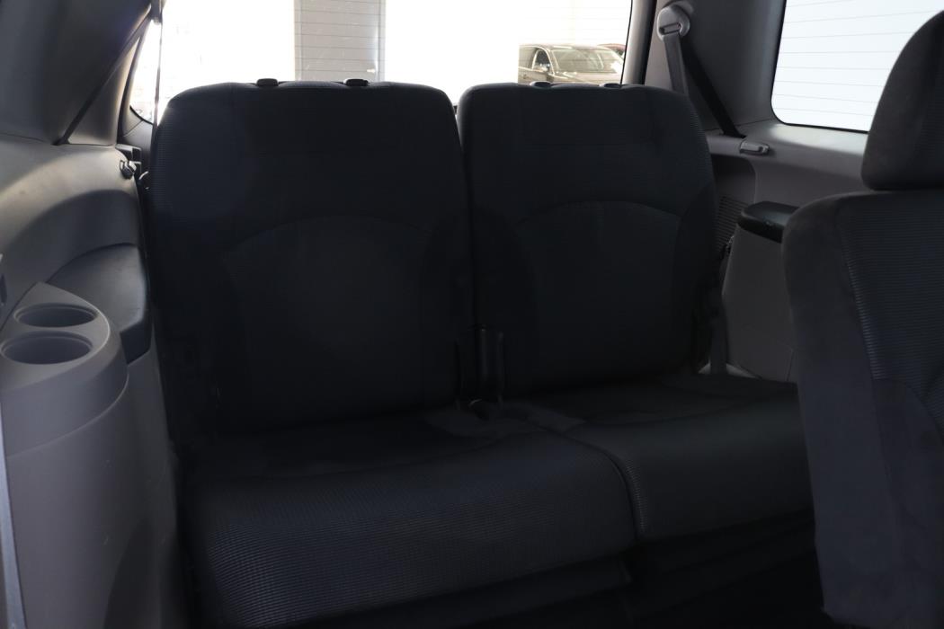 MITSUBISHI Grandis 2006