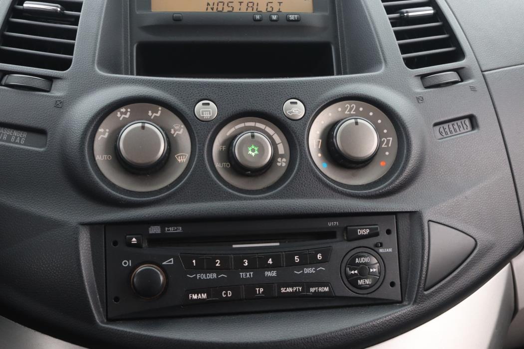 MITSUBISHI Grandis 2006