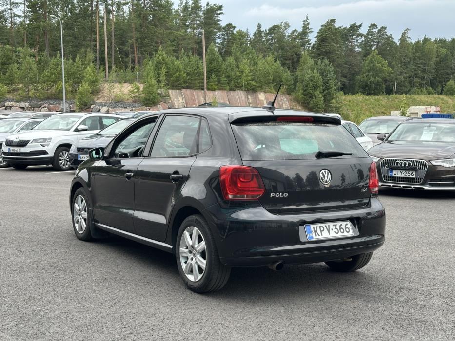 VOLKSWAGEN Polo 2012
