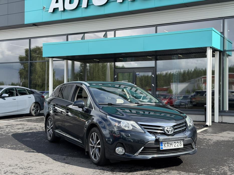 TOYOTA Avensis 2012