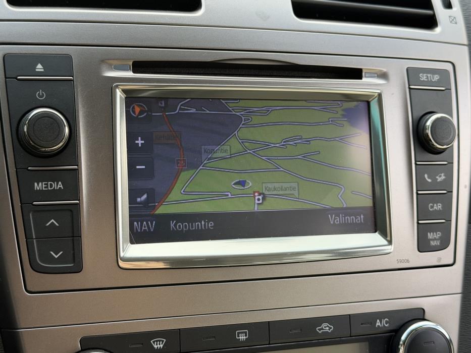 TOYOTA Avensis 2012