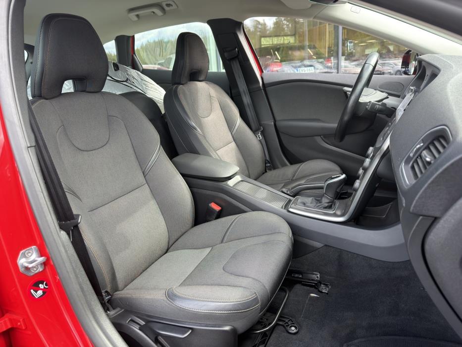 VOLVO V40 Cross Country 2016