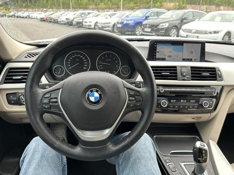 BMW 320 2019