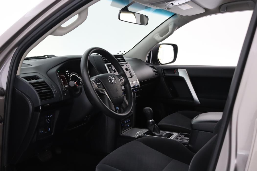 TOYOTA Land Cruiser 2019