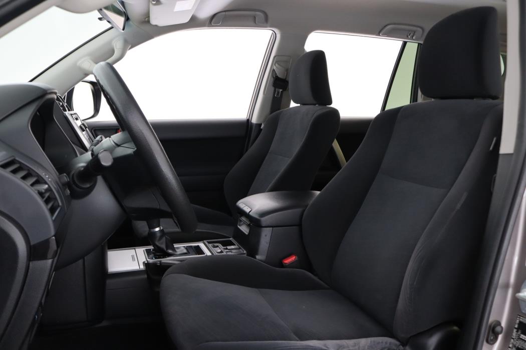 TOYOTA Land Cruiser 2019