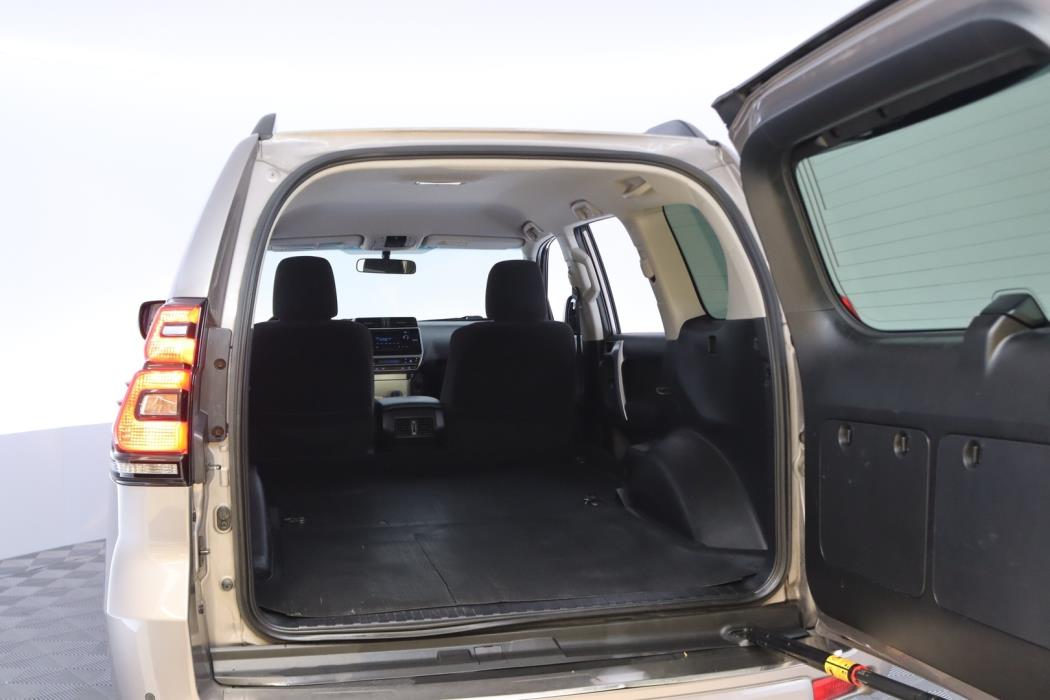 TOYOTA Land Cruiser 2019