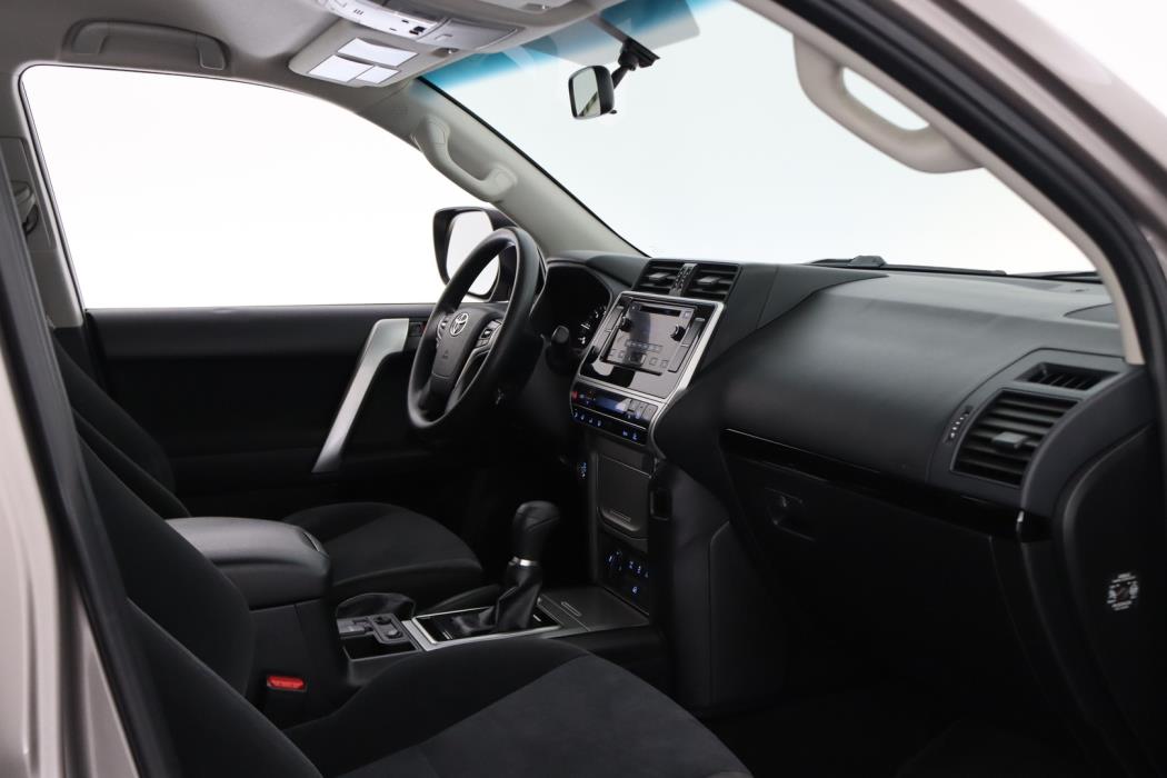 TOYOTA Land Cruiser 2019