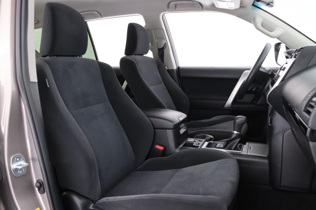 TOYOTA Land Cruiser 2019