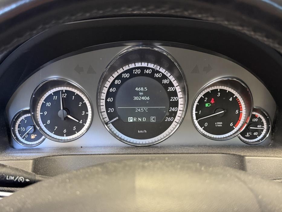 MERCEDES-BENZ E 2009