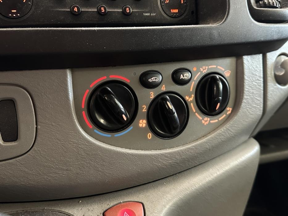 NISSAN Primastar 2005