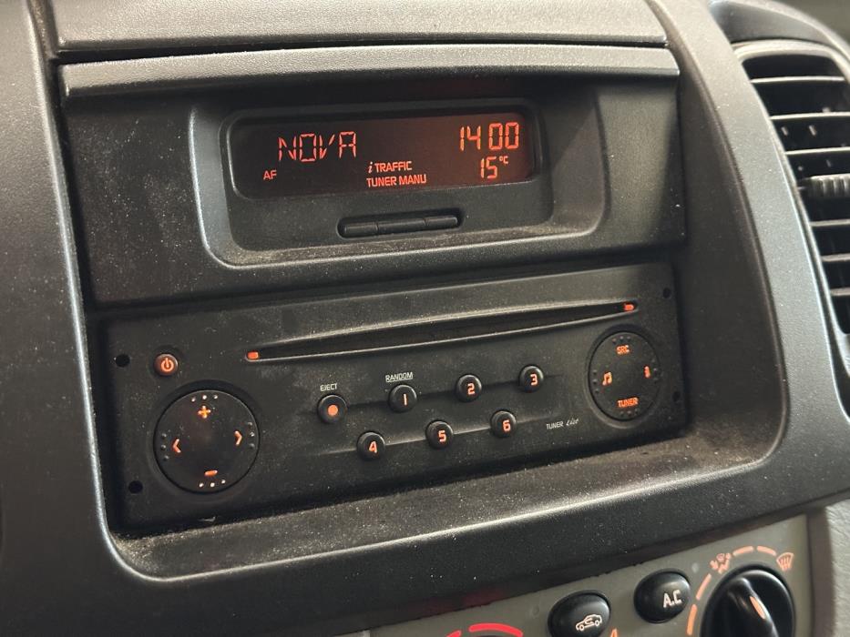 NISSAN Primastar 2005