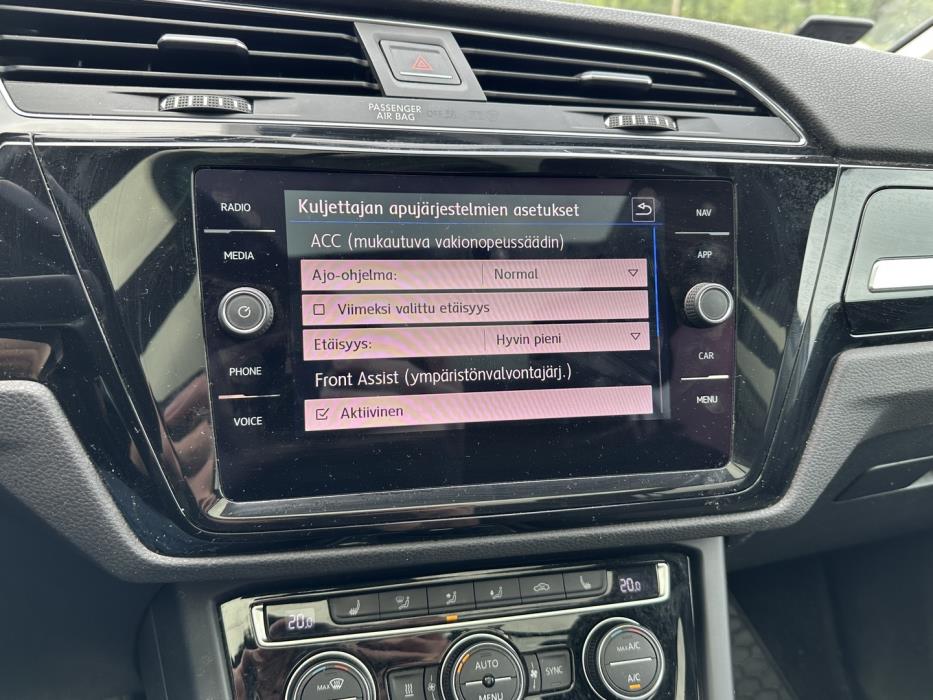 VOLKSWAGEN Touran 2018