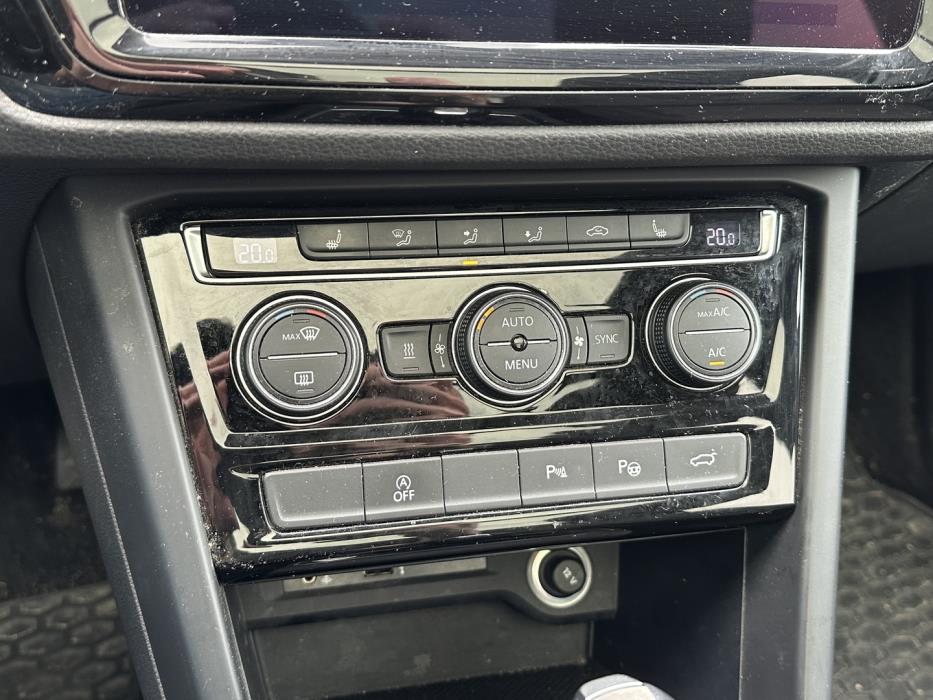 VOLKSWAGEN Touran 2018
