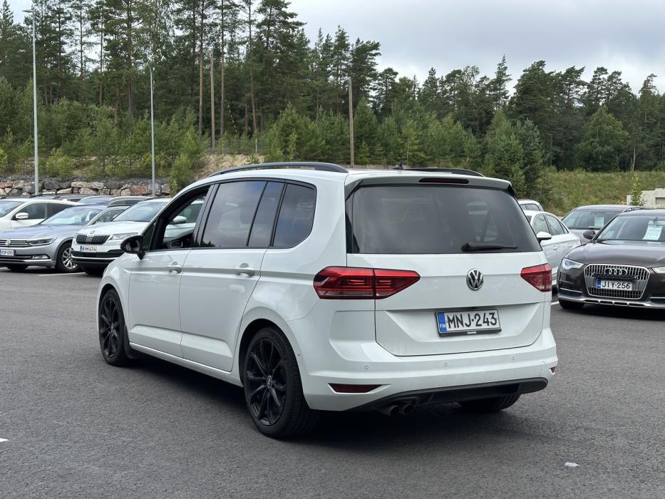 VOLKSWAGEN Touran 2018