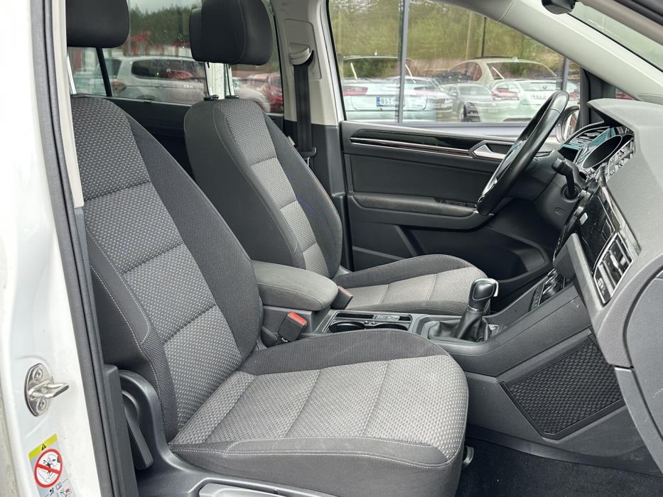 VOLKSWAGEN Touran 2018