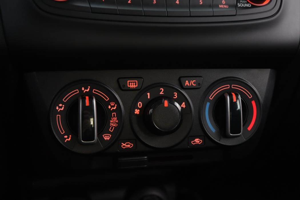 SUZUKI Swift 2024