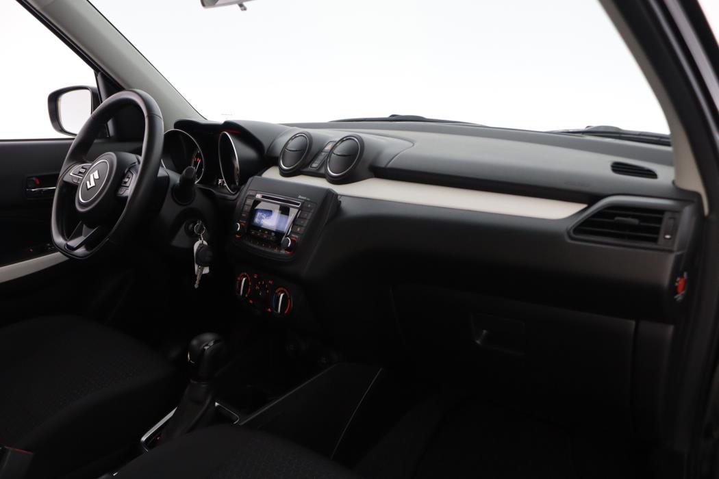 SUZUKI Swift 2024