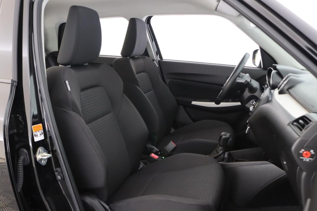 SUZUKI Swift 2024