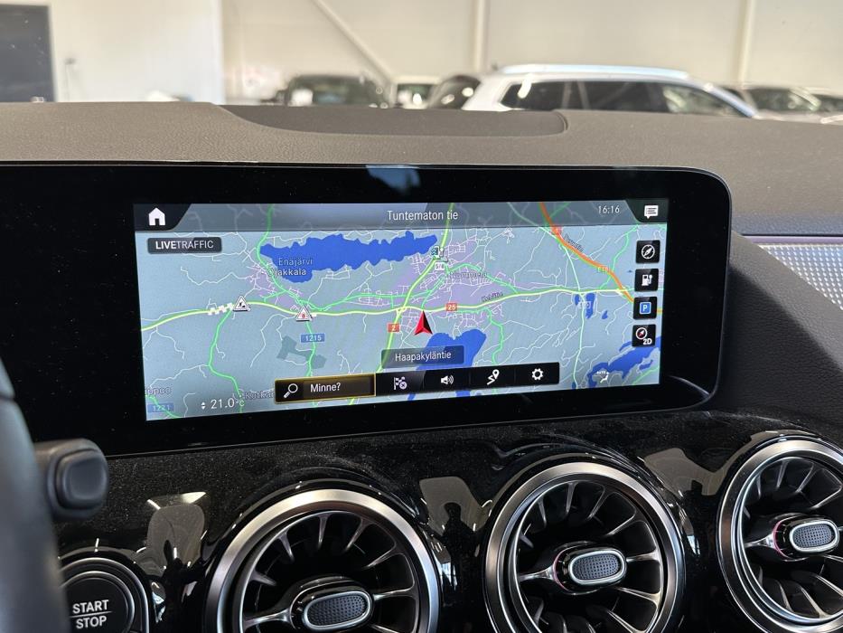 MERCEDES-BENZ EQA 2022