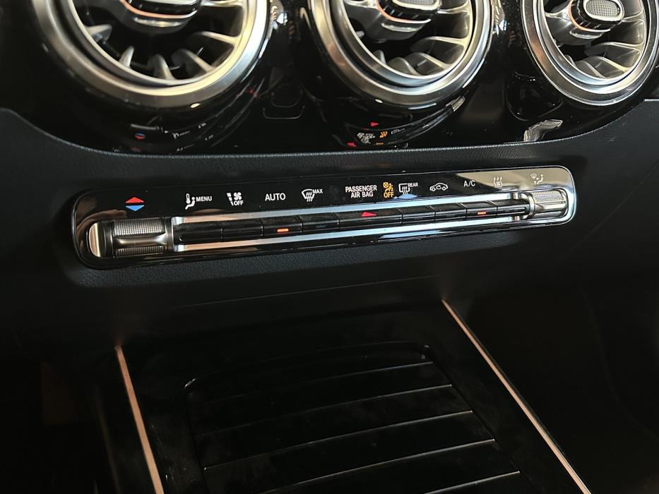 MERCEDES-BENZ EQA 2022