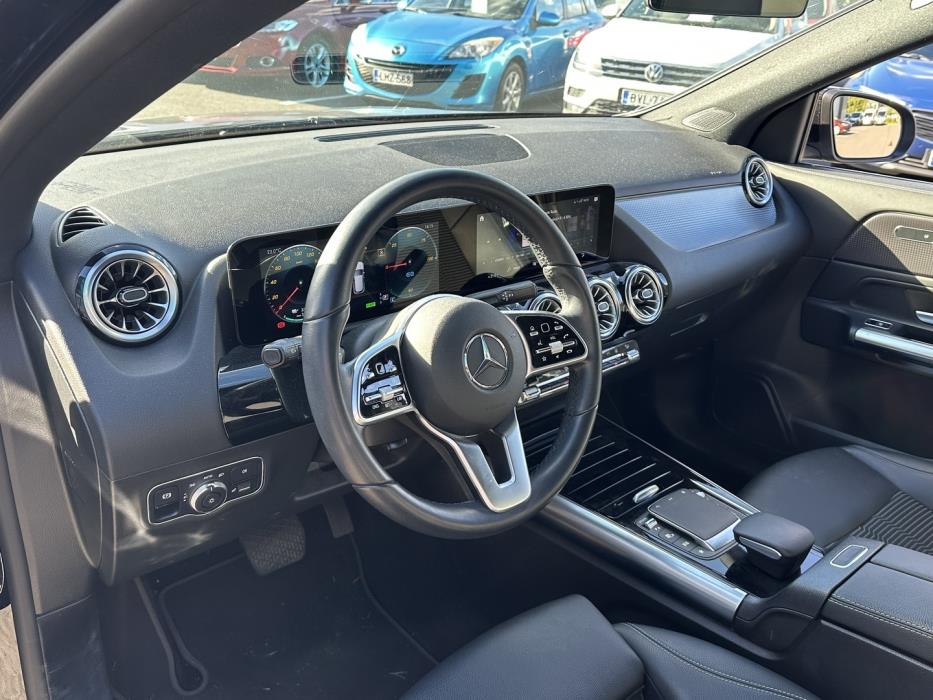MERCEDES-BENZ EQA 2022