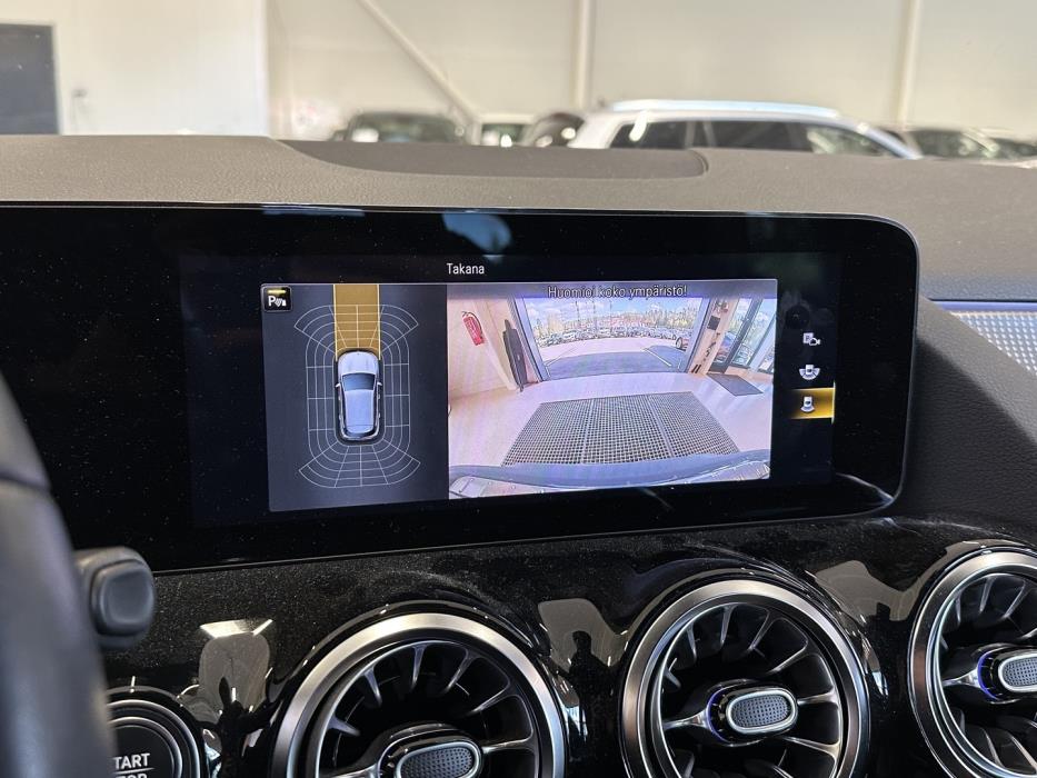 MERCEDES-BENZ EQA 2022