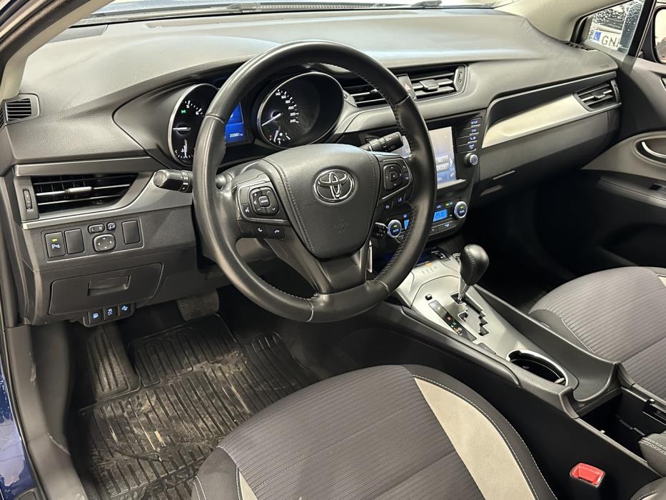 TOYOTA Avensis 2016