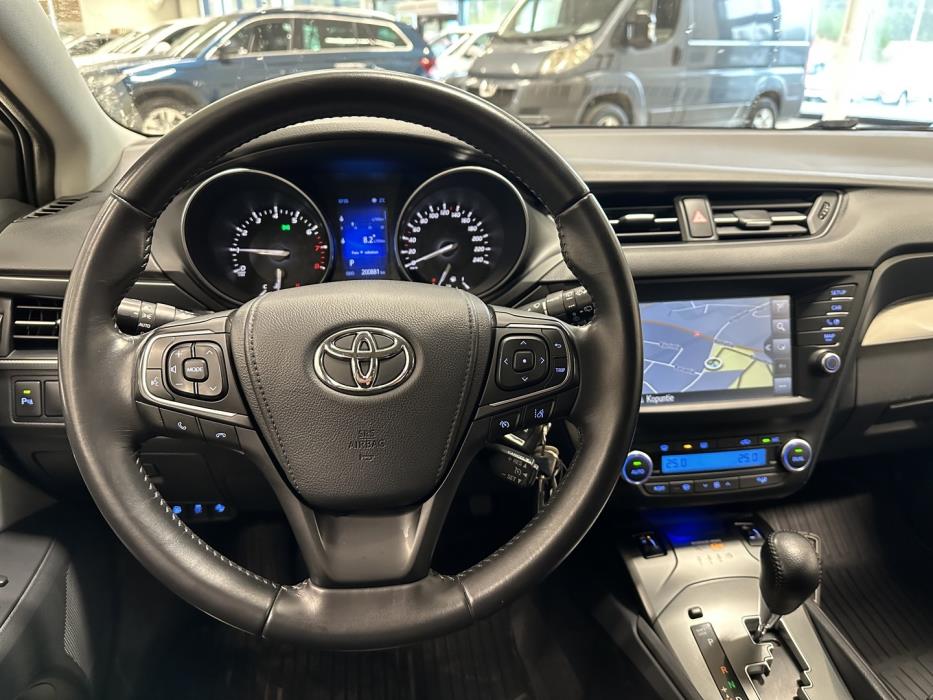 TOYOTA Avensis 2016