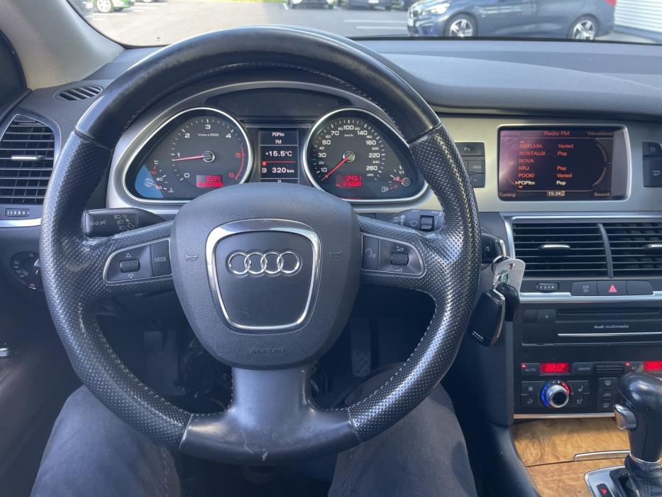 AUDI Q7 2010