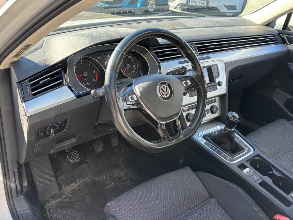 VOLKSWAGEN Passat 2016
