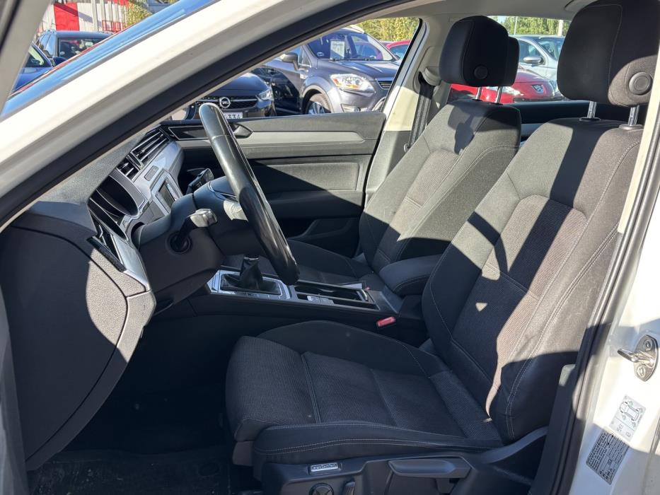 VOLKSWAGEN Passat 2016