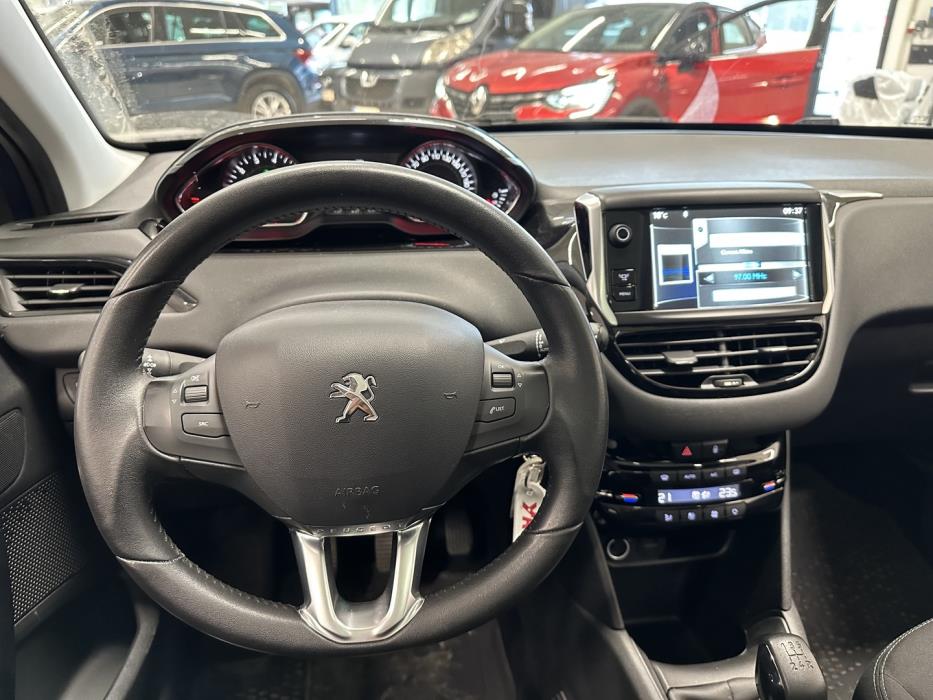 PEUGEOT 208 2014